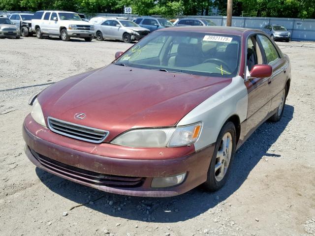 JT8BF28G6Y5075903 - 2000 LEXUS ES 300 RED photo 2