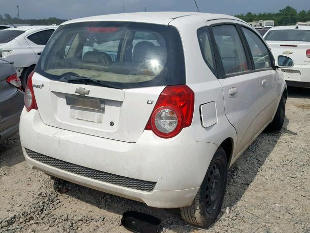 KL1TD66E09B671474 - 2009 CHEVROLET AVEO LS WHITE photo 4