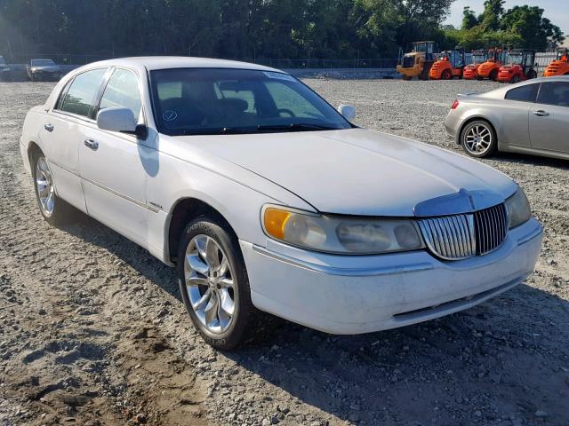 1LNHM81W3YY878152 - 2000 LINCOLN TOWN CAR WHITE photo 1