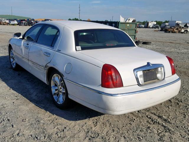 1LNHM81W3YY878152 - 2000 LINCOLN TOWN CAR WHITE photo 3