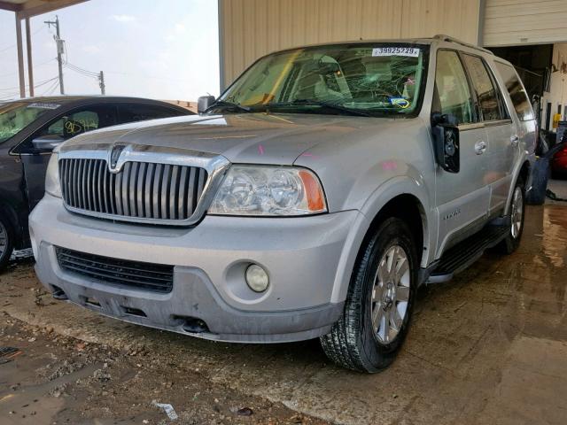 5LMFU27R73LJ35311 - 2003 LINCOLN NAVIGATOR SILVER photo 2