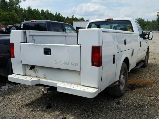 1FDSF34P15EB44677 - 2005 FORD F350 SRW S WHITE photo 4