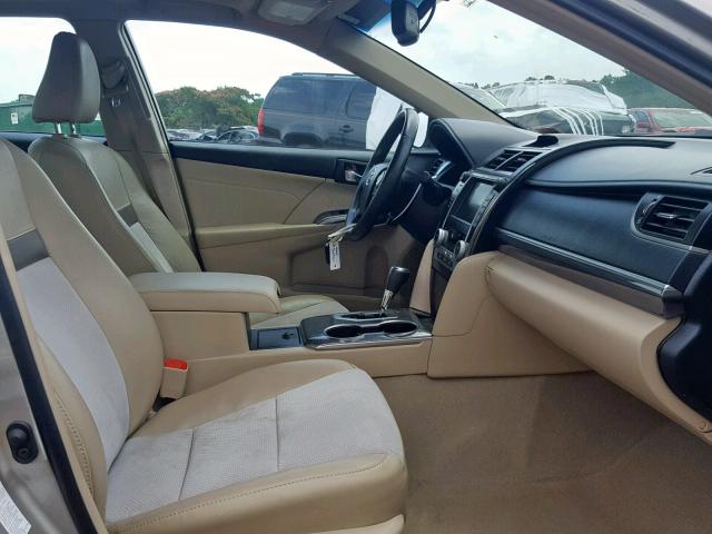 4T1BD1FK3DU096504 - 2013 TOYOTA CAMRY HYBR BEIGE photo 5