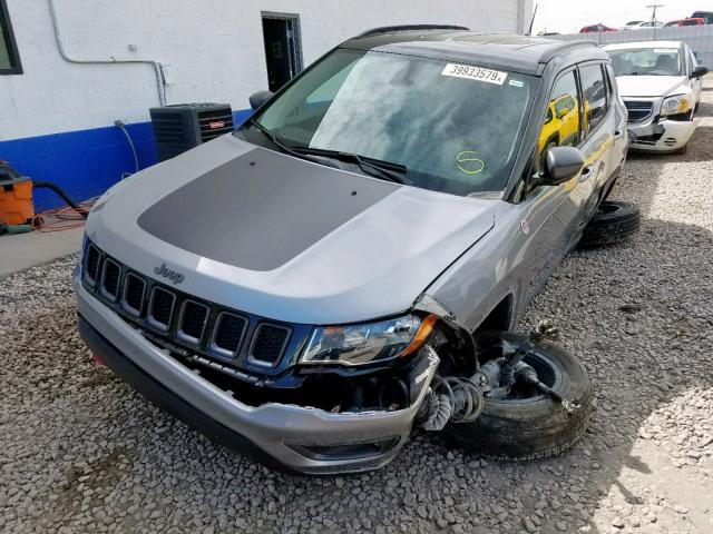 3C4NJDDB3HT657413 - 2017 JEEP COMPASS TR SILVER photo 2