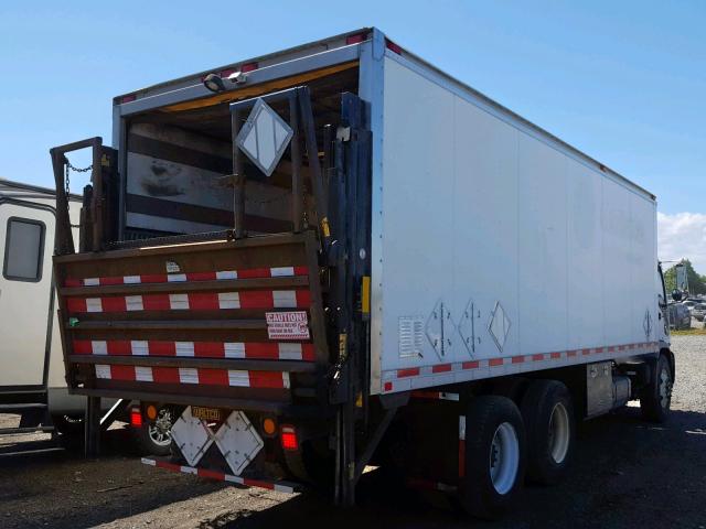 1GDT8F4B09F413353 - 2009 GMC T-SERIES F WHITE photo 4