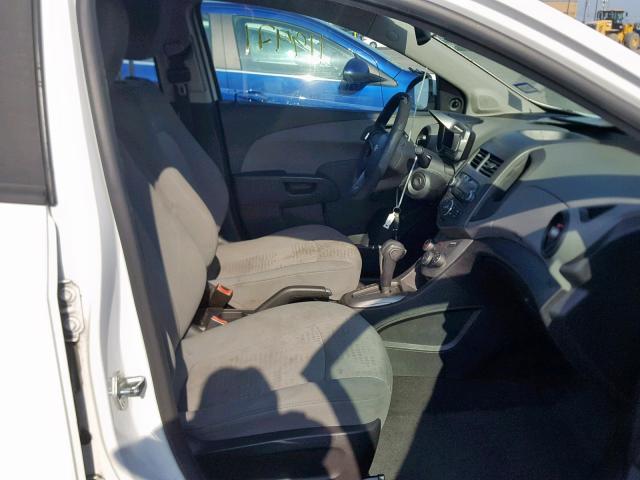 1G1JA5SH6C4167938 - 2012 CHEVROLET SONIC LS WHITE photo 5
