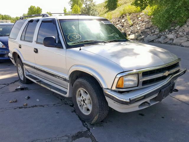 1GNDT13W2V2157319 - 1997 CHEVROLET BLAZER SILVER photo 1