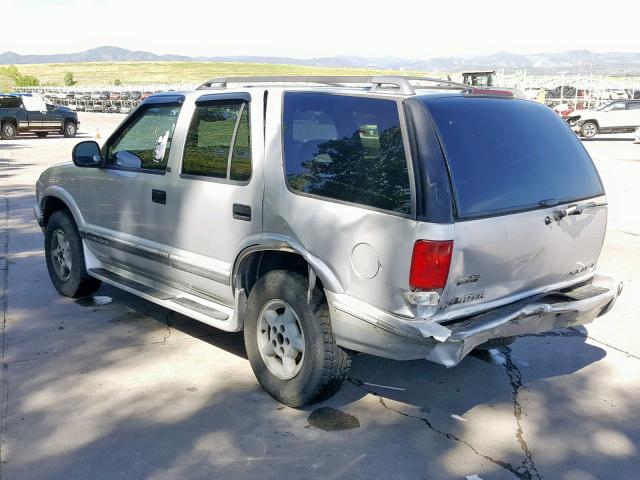 1GNDT13W2V2157319 - 1997 CHEVROLET BLAZER SILVER photo 3