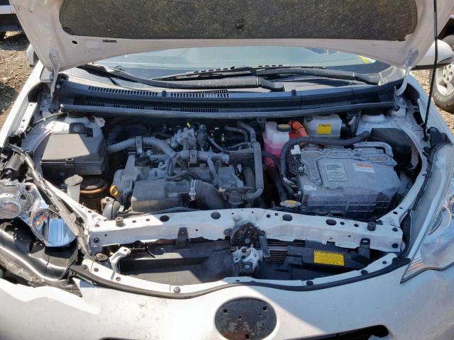 JTDKDTB36E1568180 - 2014 TOYOTA PRIUS C WHITE photo 7