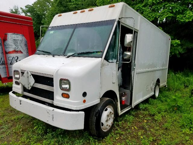 4UZA4FF4XVC792522 - 1997 FREIGHTLINER CHASSIS M WHITE photo 2