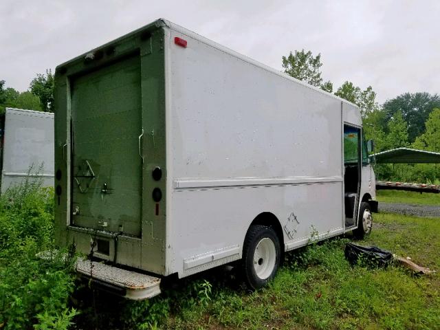 4UZA4FF4XVC792522 - 1997 FREIGHTLINER CHASSIS M WHITE photo 4