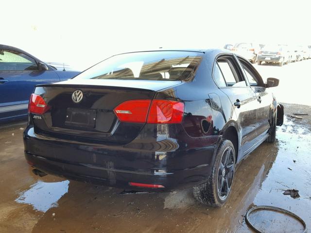 3VW2K7AJXEM395650 - 2014 VOLKSWAGEN JETTA BASE Սև լուսանկար 4