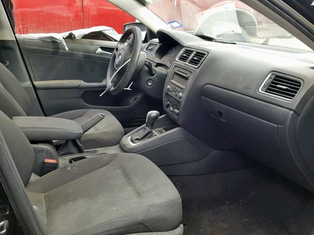 3VW2K7AJXEM395650 - 2014 VOLKSWAGEN JETTA BASE Սև լուսանկար 5