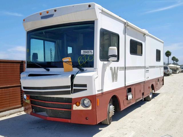 1F645D6YXE0A14785 - 2015 WINNEBAGO BRAVE SE WHITE photo 2