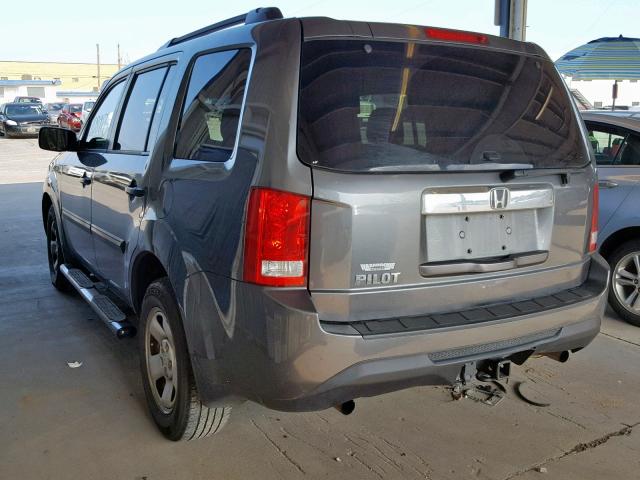 5FNYF3H23CB028728 - 2012 HONDA PILOT LX GRAY photo 3