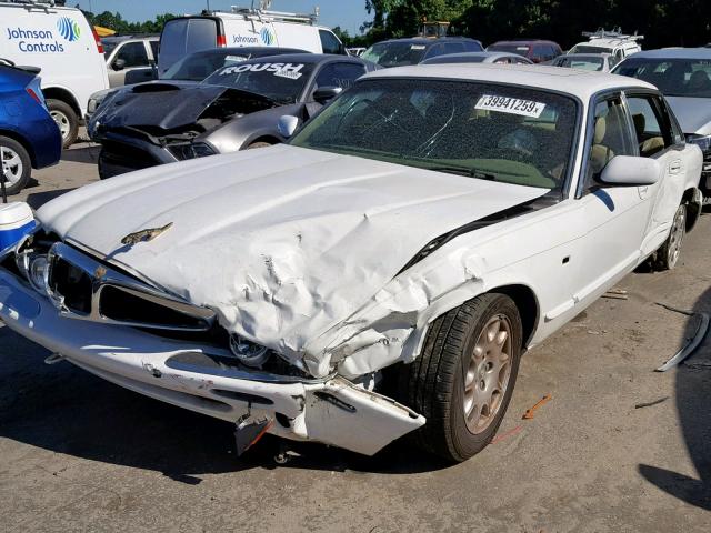 SAJHX6249WC815825 - 1998 JAGUAR XJ8 L WHITE photo 2