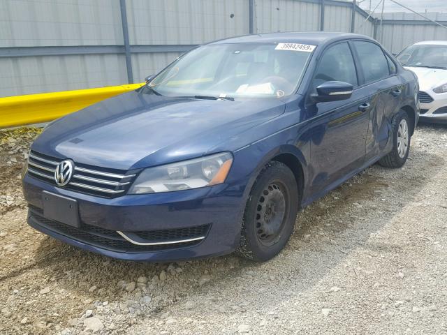 1VWAP7A36DC015895 - 2013 VOLKSWAGEN PASSAT S BLUE photo 2