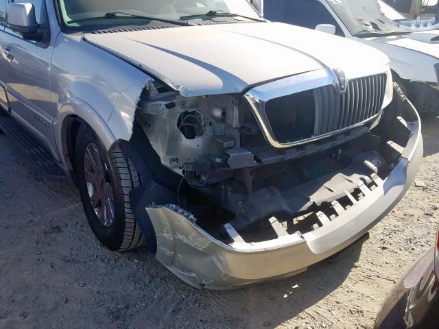 5LMFU27R43LJ16988 - 2003 LINCOLN NAVIGATOR ვერცხლისფერი ფოტო 9