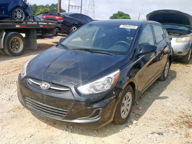 KMHCT5AE6GU290867 - 2016 HYUNDAI ACCENT SE BLACK photo 2