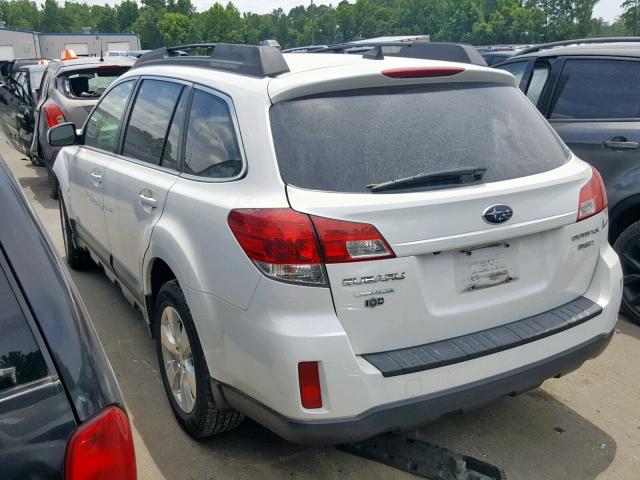 4S4BRDKC9B2342580 - 2011 SUBARU OUTBACK 3. WHITE photo 3