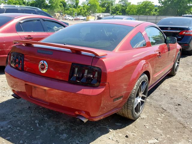 1ZVFT82H655160605 - 2005 FORD MUSTANG GT RED photo 4