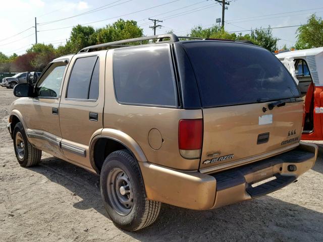 1GNCS13W1Y2183705 - 2000 CHEVROLET BLAZER GOLD photo 3