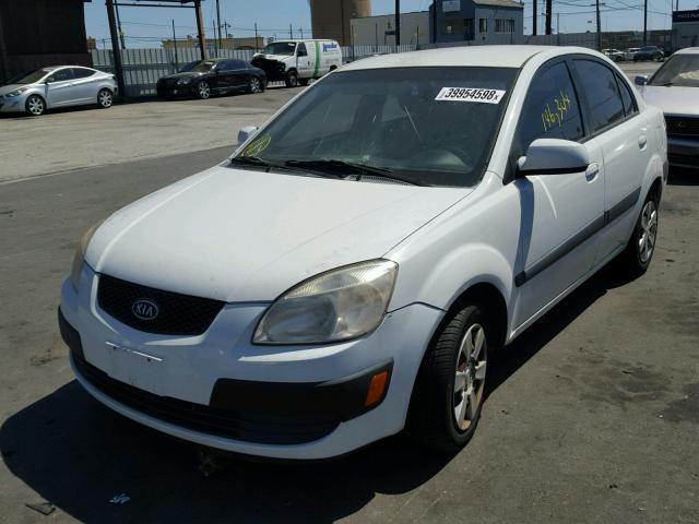 KNADE123266183601 - 2006 KIA RIO WHITE photo 2