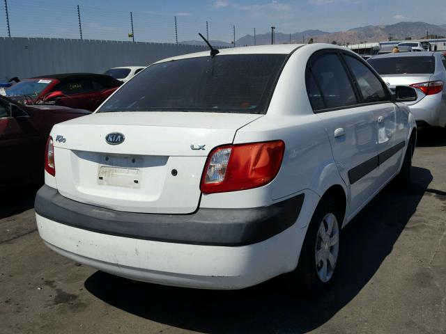 KNADE123266183601 - 2006 KIA RIO WHITE photo 4