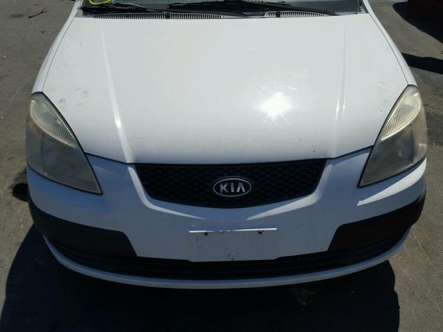 KNADE123266183601 - 2006 KIA RIO WHITE photo 9