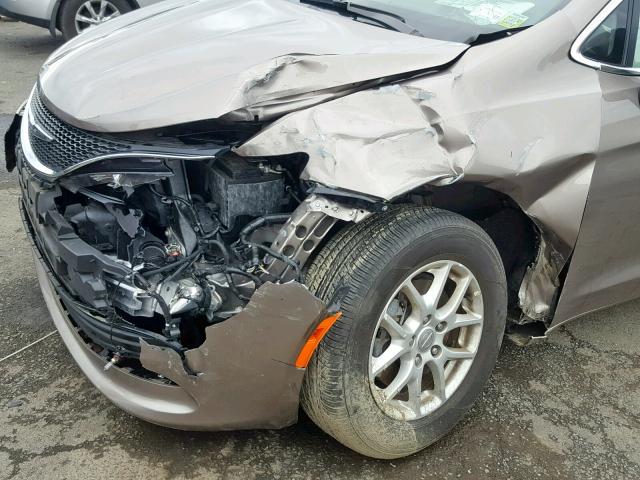 2C4RC1CG5HR644642 - 2017 CHRYSLER PACIFICA L GRAY photo 9