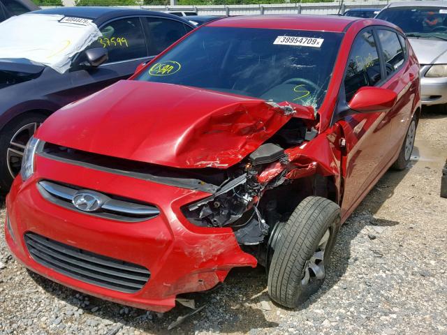 KMHCT5AE3HU311286 - 2017 HYUNDAI ACCENT SE RED photo 2