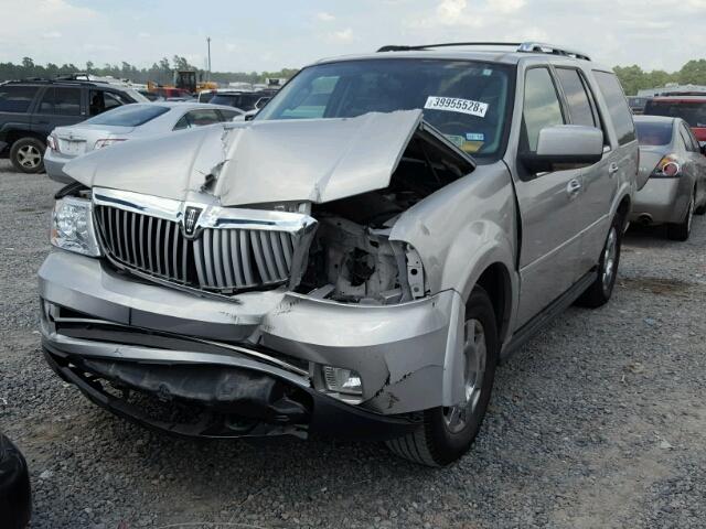 5LMFU27586LJ26621 - 2006 LINCOLN NAVIGATOR Күміс фото 2