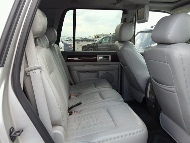 5LMFU27586LJ26621 - 2006 LINCOLN NAVIGATOR Күміс фото 6