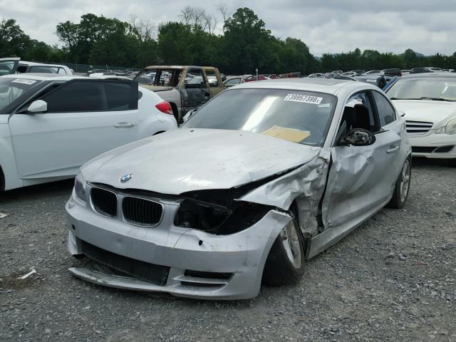 WBAUP73589VK74783 - 2009 BMW 128 I SILVER photo 2