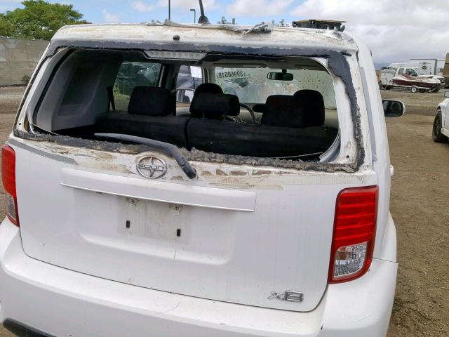 JTLZE4FE8FJ075703 - 2015 TOYOTA SCION XB 白色 照片 9