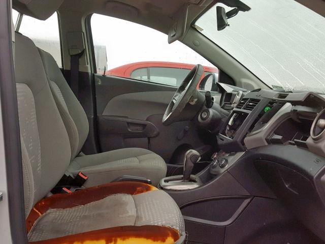 1G1JA5SH4G4185604 - 2016 CHEVROLET SONIC LS SILVER photo 5