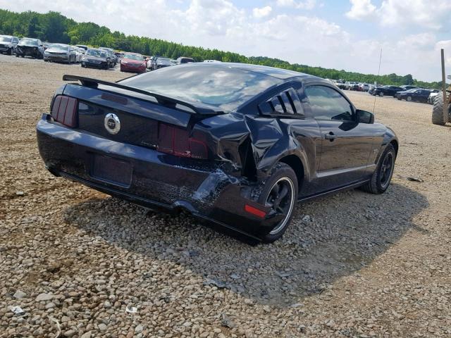 1ZVFT82HX65119993 - 2006 FORD MUSTANG GT BLACK photo 4