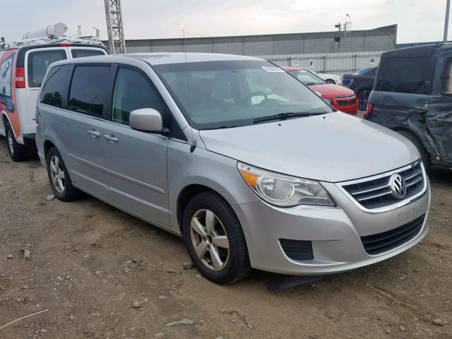 2V8HW341X9R543028 - 2009 VOLKSWAGEN ROUTAN SE SILVER photo 1