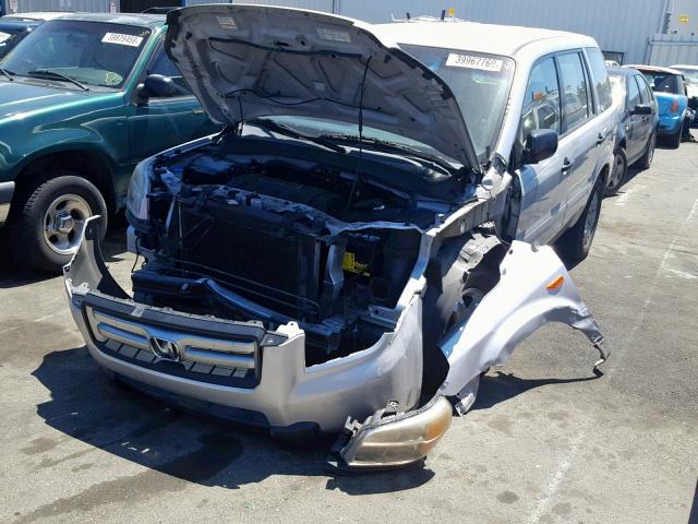 5FNYF28177B038217 - 2007 HONDA PILOT LX SILVER photo 2