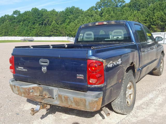 1D7HW28N95S139056 - 2005 DODGE DAKOTA QUA BLUE photo 4