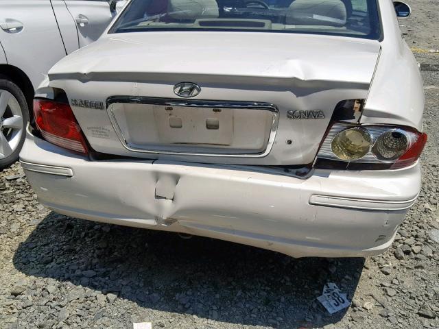 KMHWF25S74A058682 - 2004 HYUNDAI SONATA GL WHITE photo 9