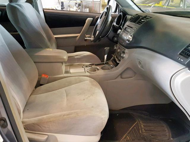 5TDZA3EH0CS019458 - 2012 TOYOTA HIGHLANDER GRAY photo 5