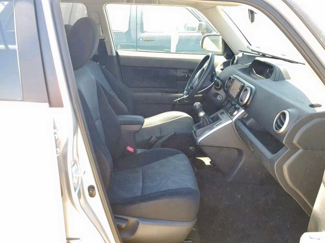 JTLZE4FE2B1124517 - 2011 TOYOTA SCION XB 银色 照片 5