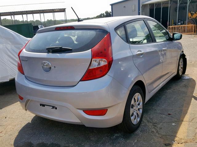 KMHCT5AE5HU336822 - 2017 HYUNDAI ACCENT SE SILVER photo 4