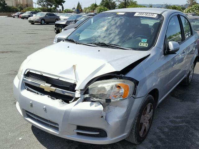 KL1TD5DE2AB047449 - 2010 CHEVROLET AVEO LS SILVER photo 2