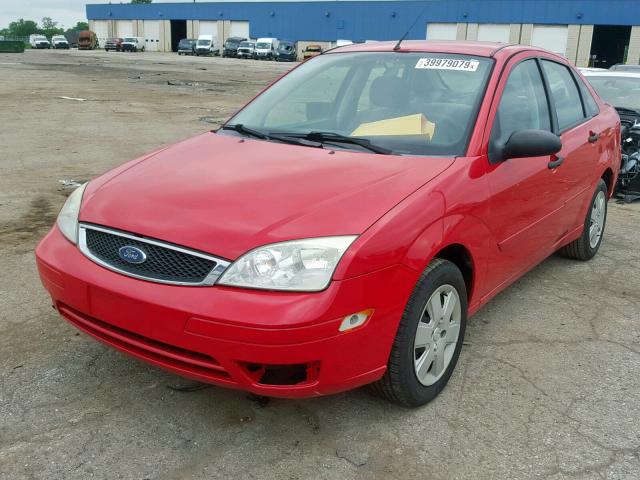 1FAFP34N67W249896 - 2007 FORD FOCUS ZX4 RED photo 2