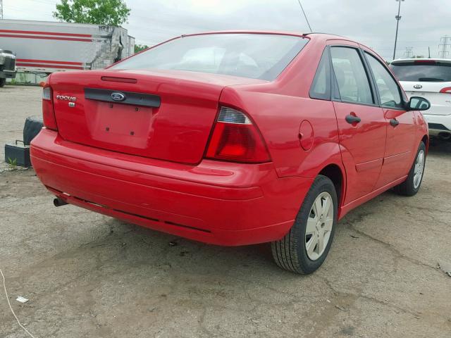 1FAFP34N67W249896 - 2007 FORD FOCUS ZX4 RED photo 4