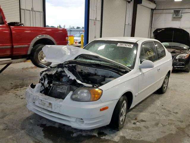 KMHCG35C14U310004 - 2004 HYUNDAI ACCENT GL WHITE photo 2