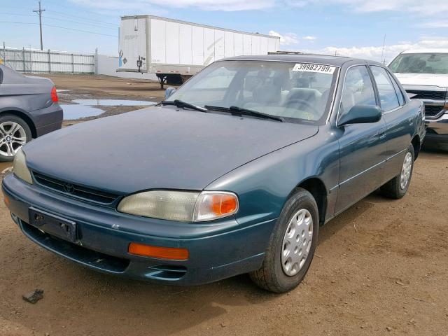 JT2BG12K4T0395581 - 1996 TOYOTA CAMRY DX GREEN photo 2