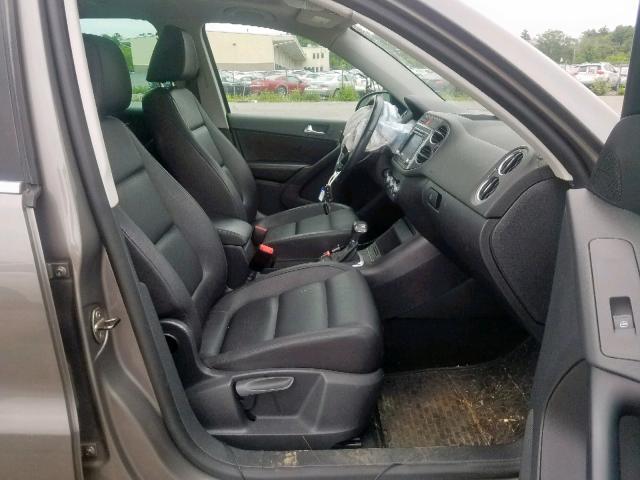 WVGBV7AX3AW514109 - 2010 VOLKSWAGEN TIGUAN SE GRAY photo 5